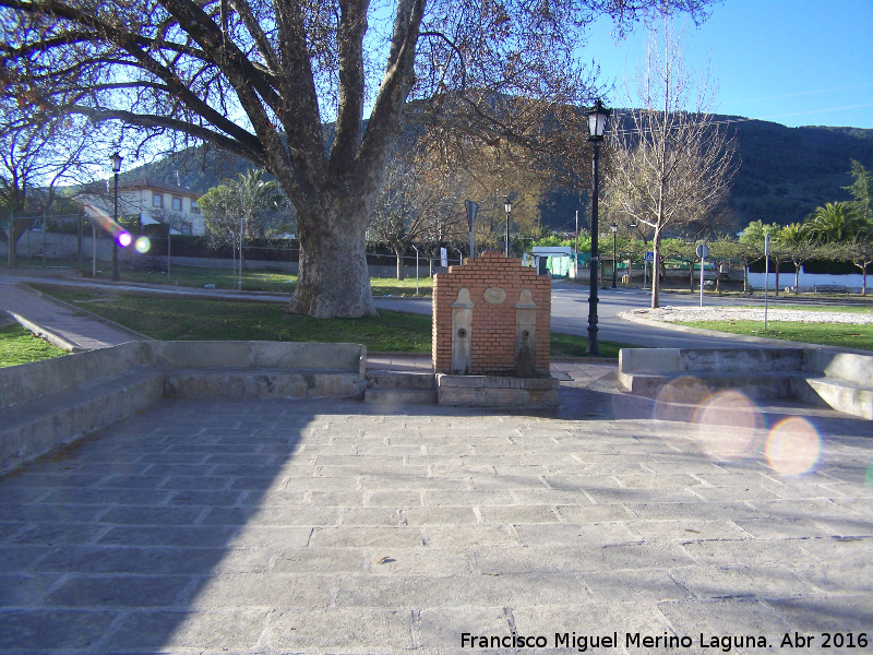 Fuente de las Pilas - Fuente de las Pilas. Plaza