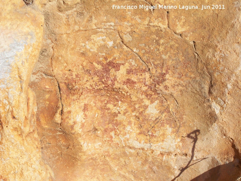 Pinturas rupestres de la Pea del Gorrin VI - Pinturas rupestres de la Pea del Gorrin VI. Posible zooformo y manchas