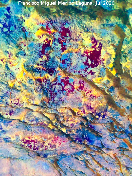Pinturas rupestres de la Pe�a del Gorri�n IV - Pinturas rupestres de la Pe�a del Gorri�n IV. Tratada con Dstretch