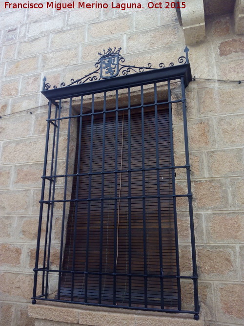 Casa de la Calle Santa Mara n 14 - Casa de la Calle Santa Mara n 14. Reja con escudo