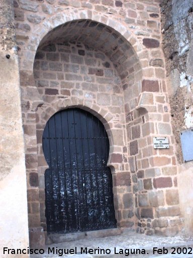 Castillo de Burgalimar - Castillo de Burgalimar. Puerta principal