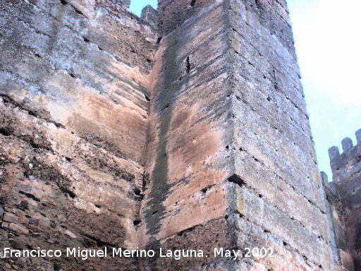 Castillo de Baños de la Encina - Castillo de Baños de la Encina. Decoración exterior imitando a piedra para engañar a los cristianos
