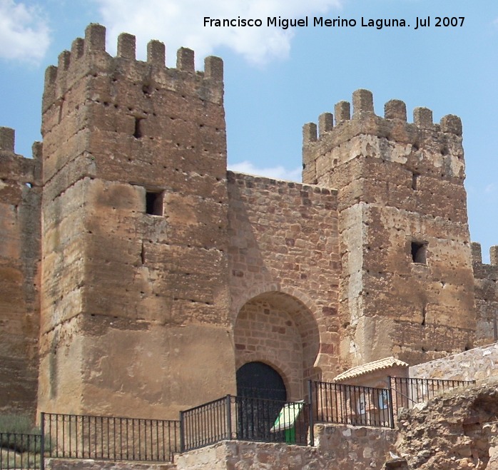Castillo de Baños de la Encina - Castillo de Baños de la Encina. Puerta principal