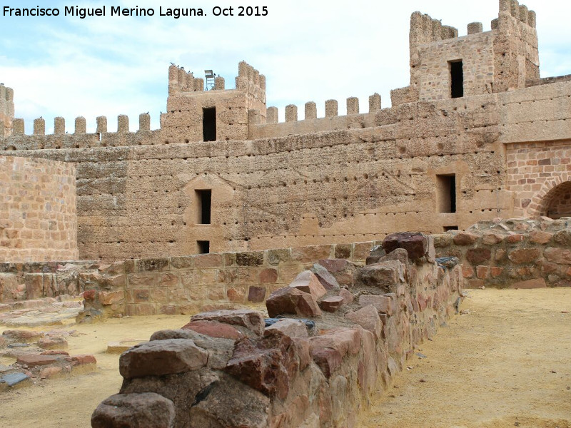 Castillo de Baos de la Encina - Castillo de Baos de la Encina. 