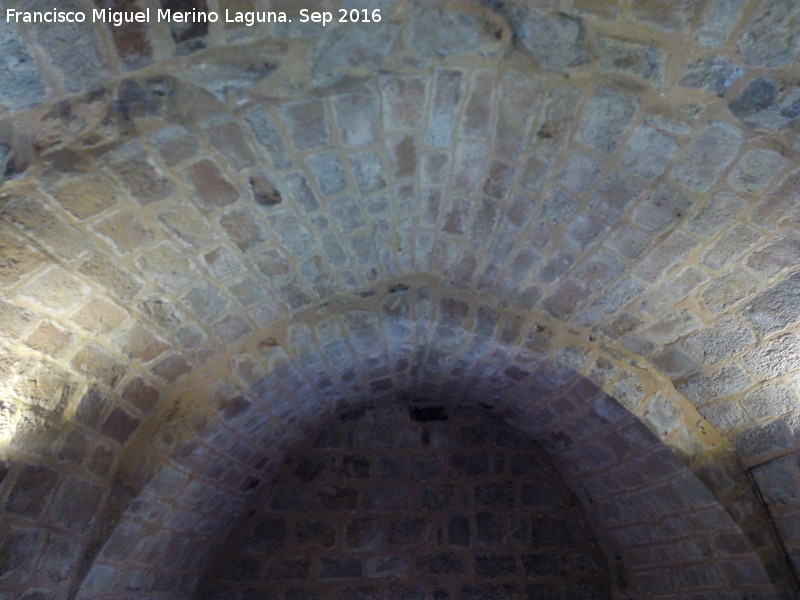 Castillo de Baos de la Encina - Castillo de Baos de la Encina. Bveda de la Torre del Homenaje