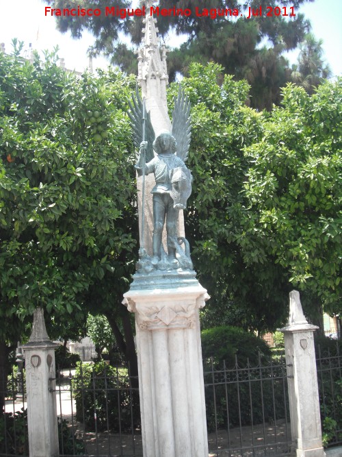 Monumento al Arcangel San Miguel - Monumento al Arcangel San Miguel. 