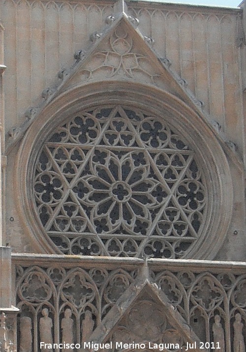 Catedral de Valencia. Puerta de los Apstoles - Catedral de Valencia. Puerta de los Apstoles. Rosetn