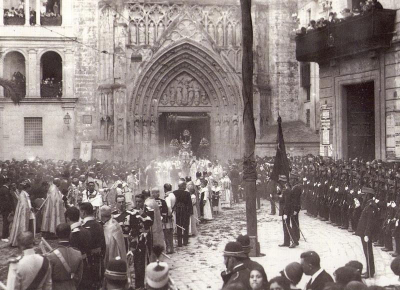 Catedral de Valencia. Puerta de los Apstoles - Catedral de Valencia. Puerta de los Apstoles. Foto antigua. Corpus