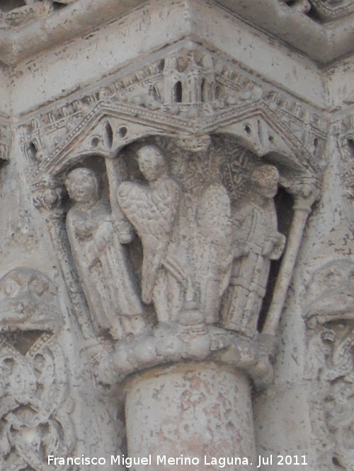 Catedral de Valencia. Puerta del Palau - Catedral de Valencia. Puerta del Palau. El ngel guarda el paraiso, Adn y Eva obligados a trabajar en el campo