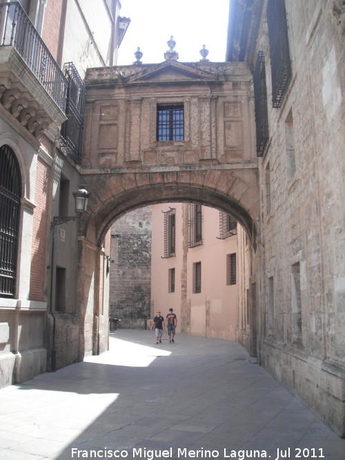 Catedral de Valencia. Paso elevado del Palacio Arzobispal - Catedral de Valencia. Paso elevado del Palacio Arzobispal. 