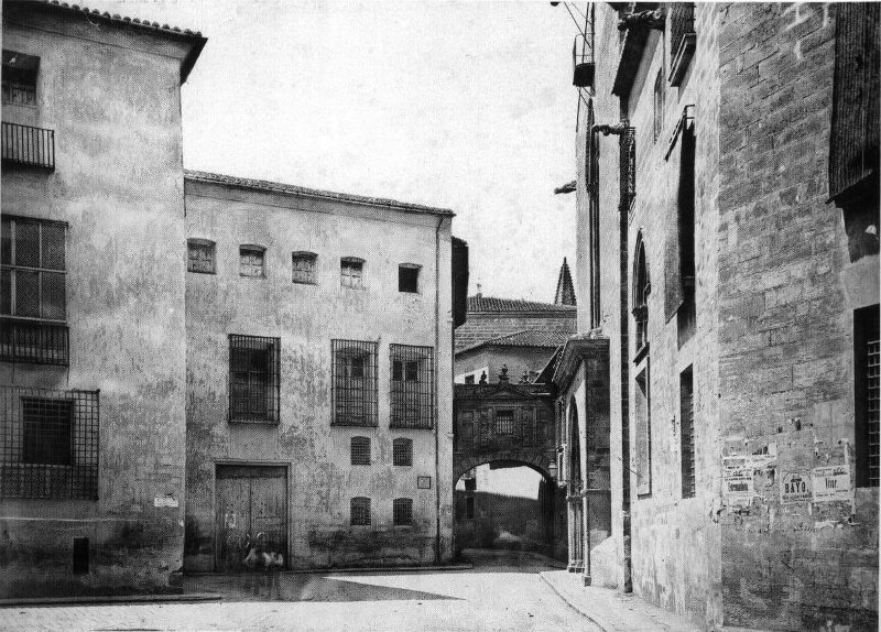 Catedral de Valencia. Paso elevado del Palacio Arzobispal - Catedral de Valencia. Paso elevado del Palacio Arzobispal. 1870