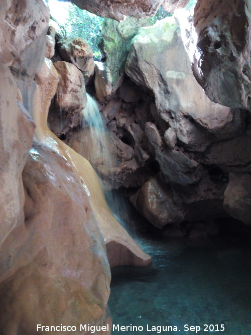 Cueva de Cuadros - Cueva de Cuadros. Cascada