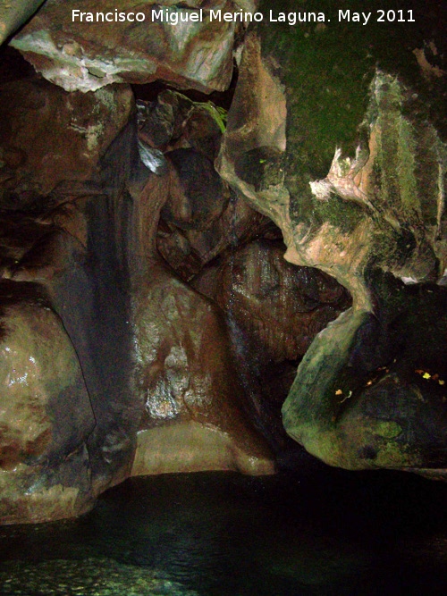 Cueva de Cuadros - Cueva de Cuadros. Cascada