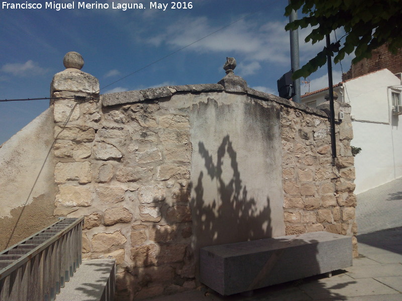 Iglesia de la Asuncin de Bedmar - Iglesia de la Asuncin de Bedmar. Muro decorativo junto a la iglesia