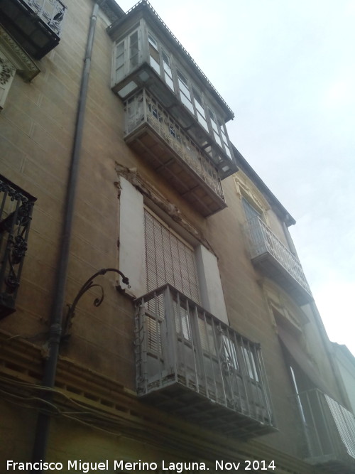 Casa de la Calle Real de San Fernando n 17 - Casa de la Calle Real de San Fernando n 17. Balcn cerrado y farola