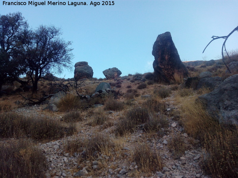Serrezuela de Bedmar - Serrezuela de Bedmar. Formaciones rocosas de la ladera sur
