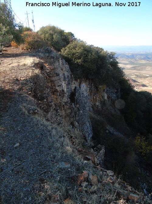 Cerro San Marcos - Cerro San Marcos. Paredes rocosas en su cumbre