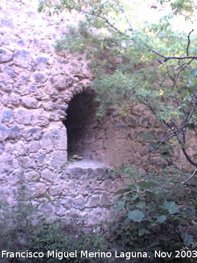 Castillo de Blmez - Castillo de Blmez. Acceso a una saetera