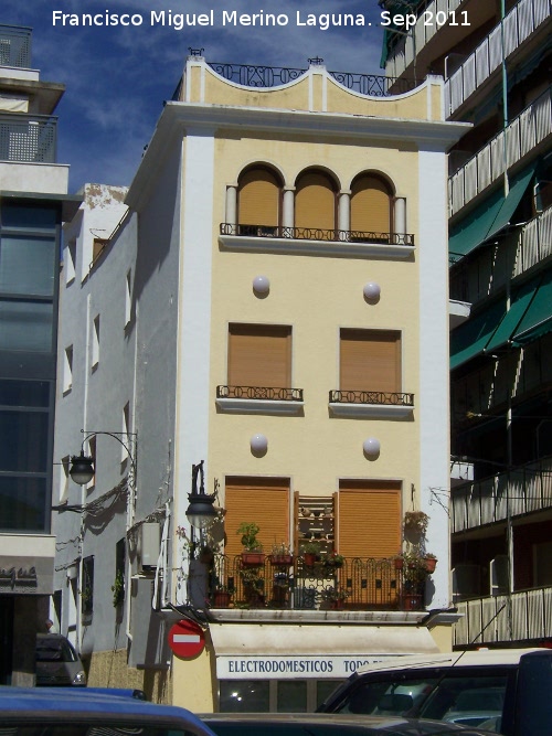 Edificio de la Plaza Veintiocho de Febrero - Edificio de la Plaza Veintiocho de Febrero. 