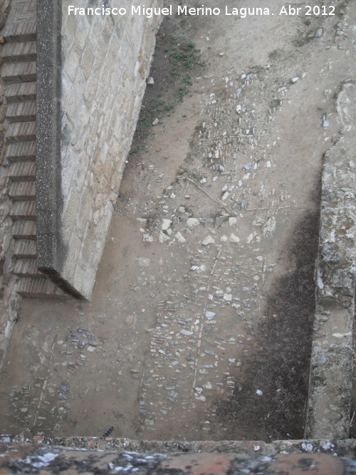 Alcazaba - Alcazaba. Empedrado original junto a la Torre del Homenaje