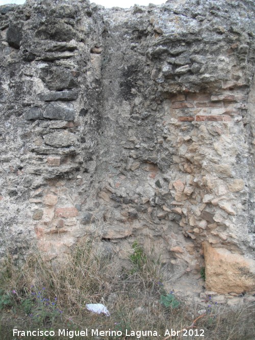 Carnicera de los Moros - Carnicera de los Moros. Chimenea de la caldera