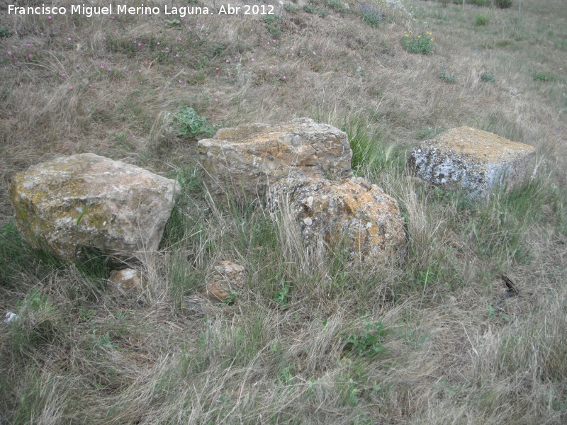 Carnicera de los Moros - Carnicera de los Moros. Bloques de piedra