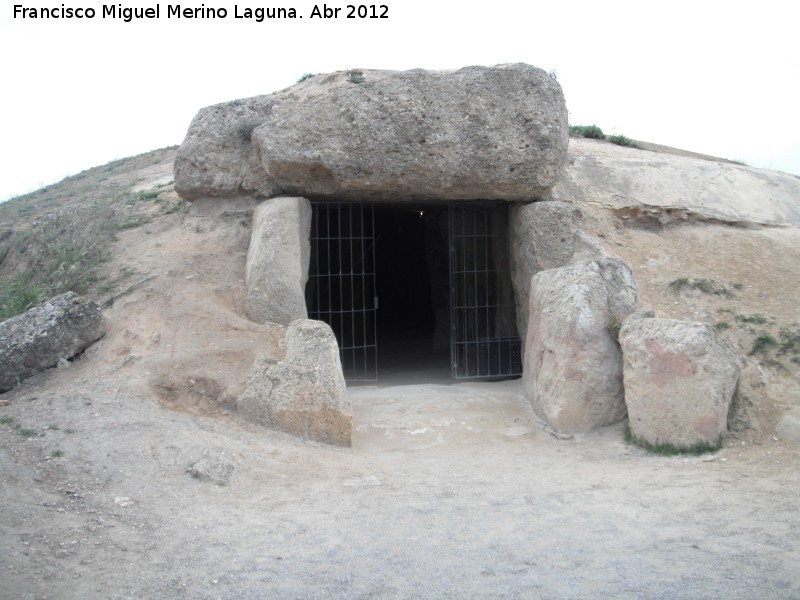 Dolmen de Menga - Dolmen de Menga. Entrada