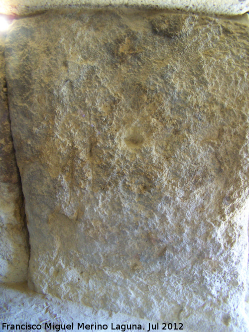 Dolmen de Menga - Dolmen de Menga. Ortoestato con marcas verticales