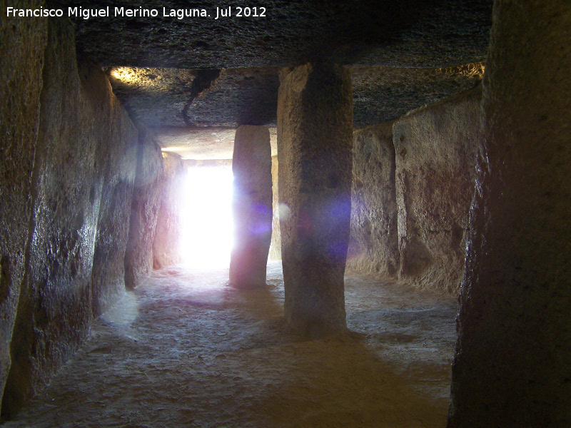 Dolmen de Menga - Dolmen de Menga. Interior