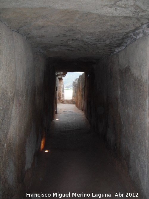 Dolmen de Viera - Dolmen de Viera. Pasillo