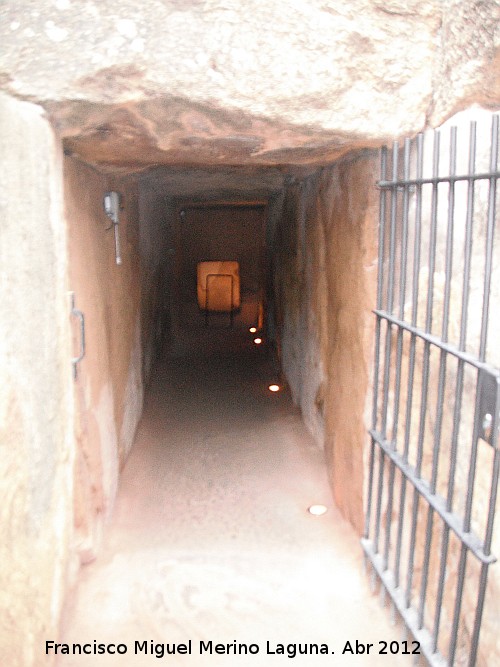 Dolmen de Viera - Dolmen de Viera. Pasillo