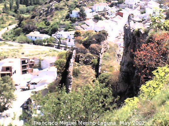 Castillo de Cambil - Castillo de Cambil. Visto desde el Castillo Alhabar