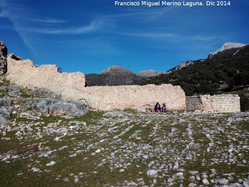 Castillo de Mata Bejid - Castillo de Mata Bejid. Muralla