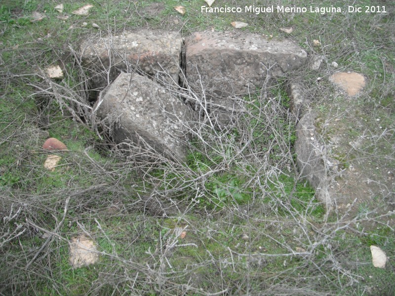 Cstulo. Viviendas - Cstulo. Viviendas. Restos de construccines sin excavar