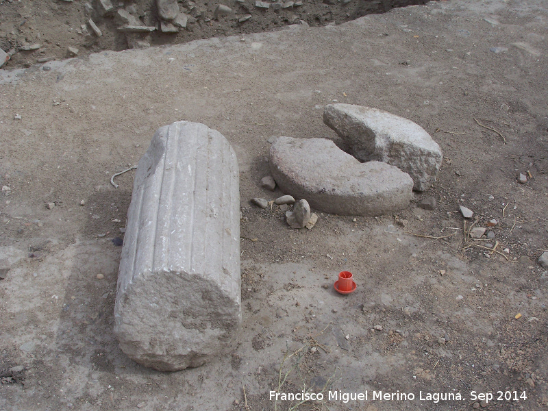 Cstulo. Templo Imperial - Cstulo. Templo Imperial. Columna y basa