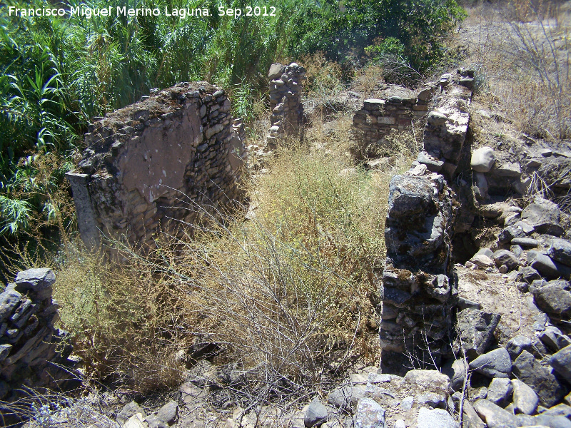 Cstulo. Molino de Caldona - Cstulo. Molino de Caldona. Ruinas antes de llegar al molino