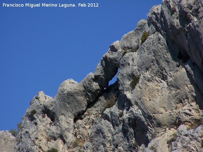 Cerro Salto de la Yegua - Cerro Salto de la Yegua. Ventano de su cumbre