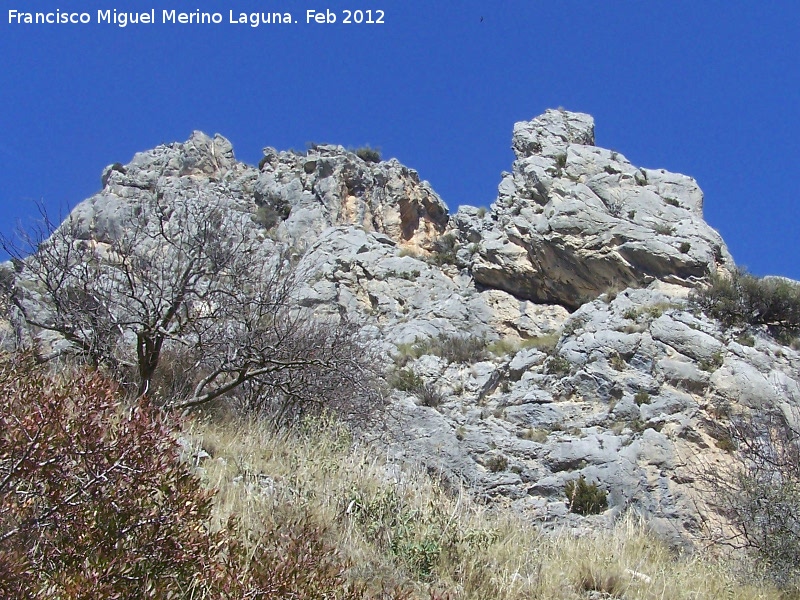 Cerro Salto de la Yegua - Cerro Salto de la Yegua. Formacin rocosa de su vertiente Este