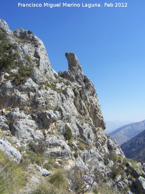 Cerro Salto de la Yegua - Cerro Salto de la Yegua. Formacin rocosa de su vertiente Este