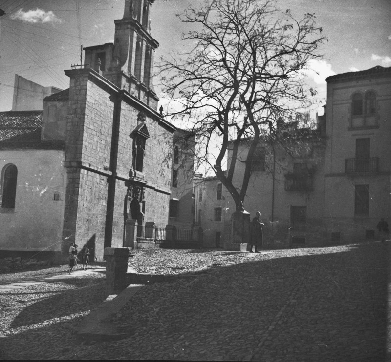 Plaza de San Bartolom - Plaza de San Bartolom. Foto antigua. Archivo IEG