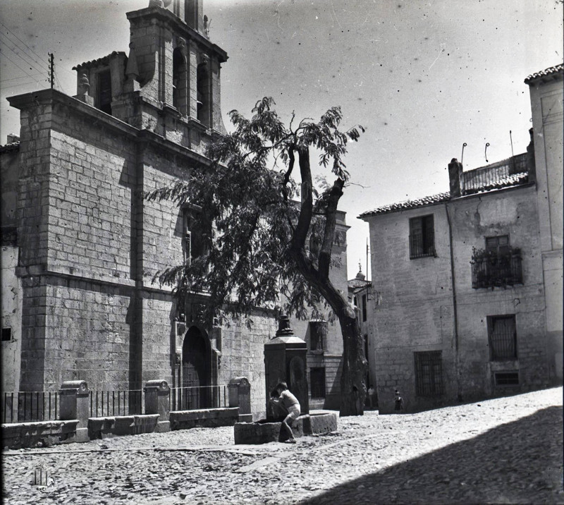 Plaza de San Bartolom - Plaza de San Bartolom. Foto antigua. Fotografa de Jaime Rosell Caada. Archivo IEG