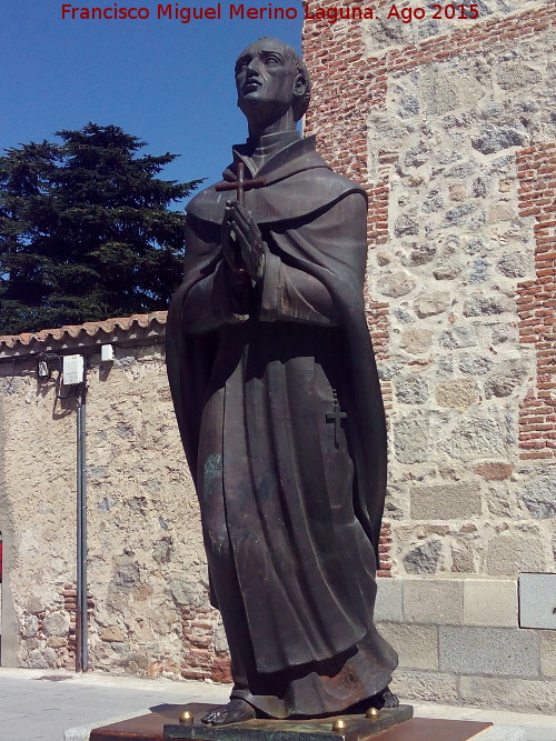 San Juan de la Cruz - San Juan de la Cruz. Monumento a San Juan de la Cruz en vila