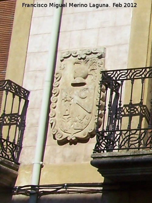 Casa de la Avenida de Andaluca n 4 - Casa de la Avenida de Andaluca n 4. Escudo