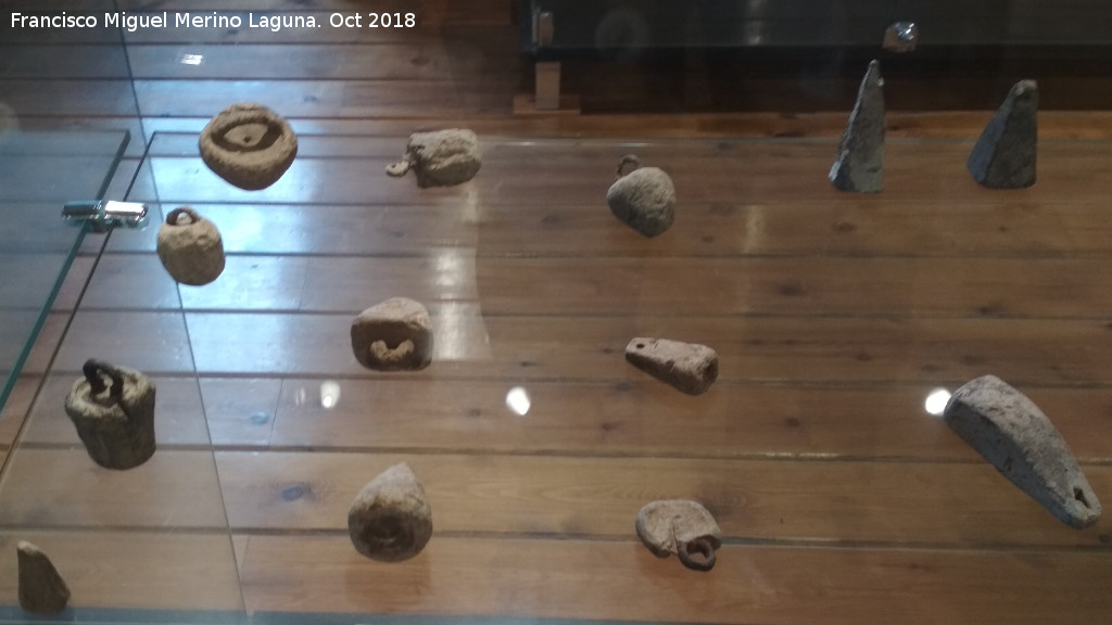Historia de Castellar - Historia de Castellar. Pesas de plomo romanas. Museo de la Colegiata