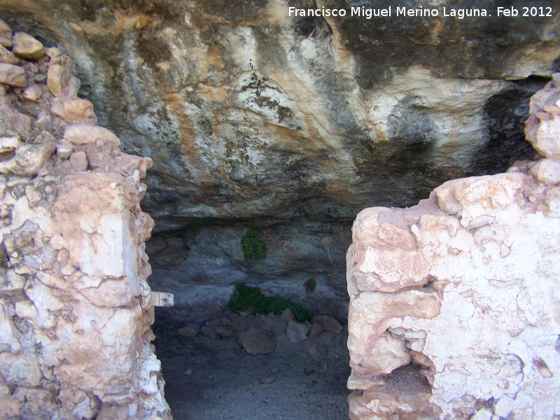 Santuario ibrico de la Cueva de la Lobera - Santuario ibrico de la Cueva de la Lobera. Primera cueva reaprovechada en tiempos modernos como cortijo