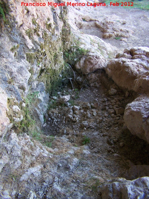 Santuario ibrico de la Cueva de la Lobera - Santuario ibrico de la Cueva de la Lobera. Pozo a donde se arrojaban los exvotos