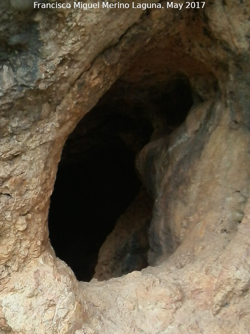 Santuario ibrico de la Cueva de la Lobera - Santuario ibrico de la Cueva de la Lobera. Ventana que produce la proyeccin de la Diosa en los equinocios
