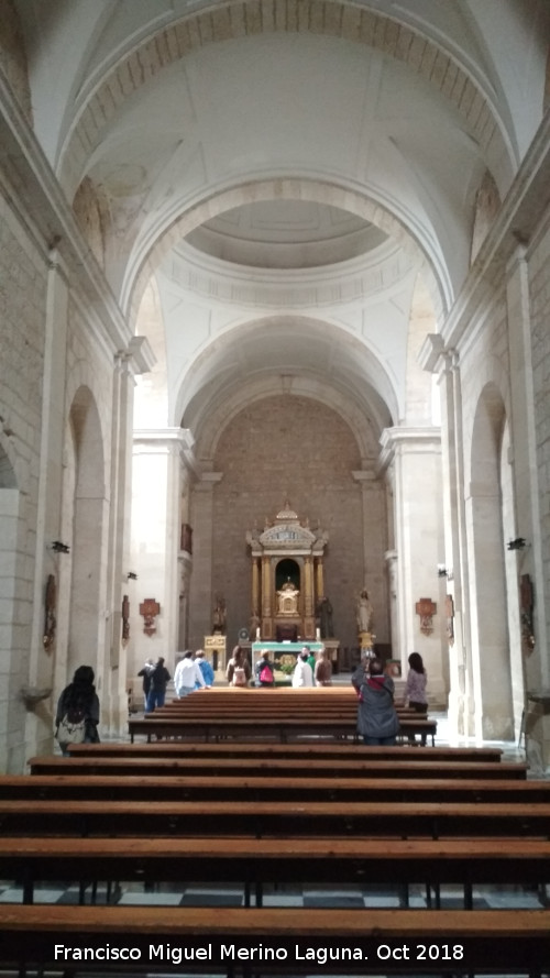 Colegiata de Santiago - Colegiata de Santiago. Nave