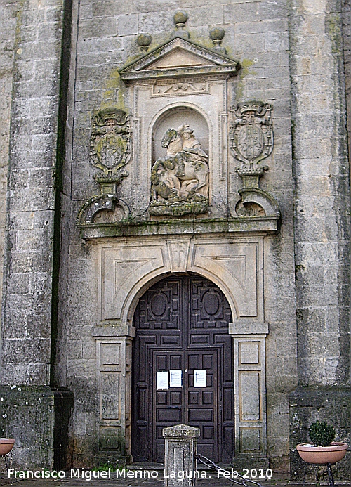 Colegiata de Santiago - Colegiata de Santiago. Portada