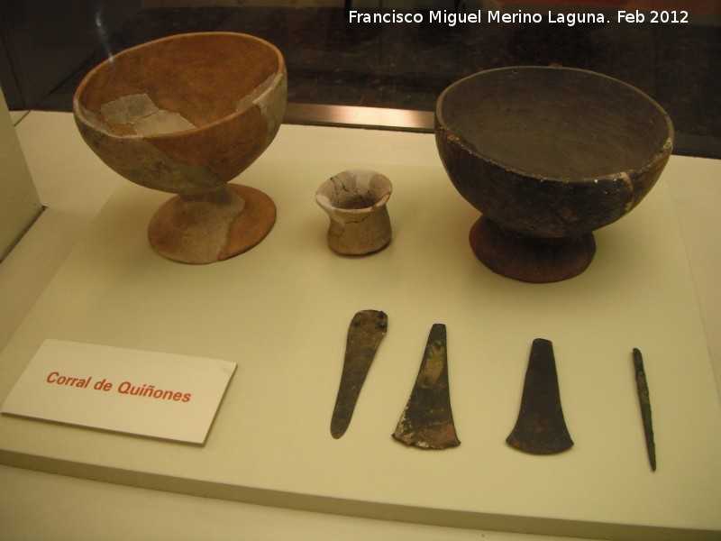 Necrópolis del Corral de Quiñones - Necrópolis del Corral de Quiñones. Museo provincial de Jaén